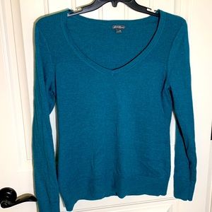 Eddie Bauer light v-neck sweater
